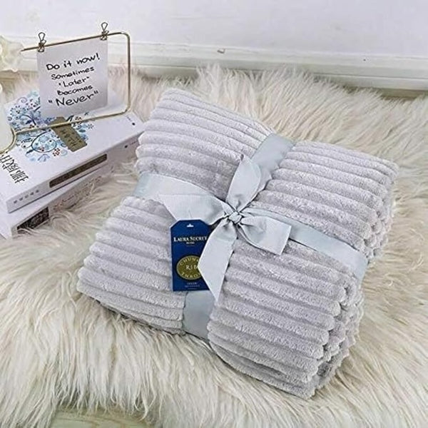 Soft Fleece Throw Blanket - Fluffy Cosy Chunky Ribbed Sofa Throw, Hand or Machine Wash, Warm Fleece Blanket for Sofa, Bed and Couch (150 x 200 Cm, 200 x 240 Cm Double)